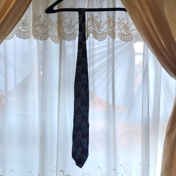 Oleg Cassini Tie - Picture 5 of 9
